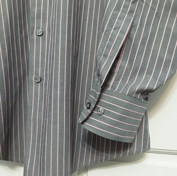 Van Heusen Button Up Fitted Shirt Mens Large - Picture 5 of 13